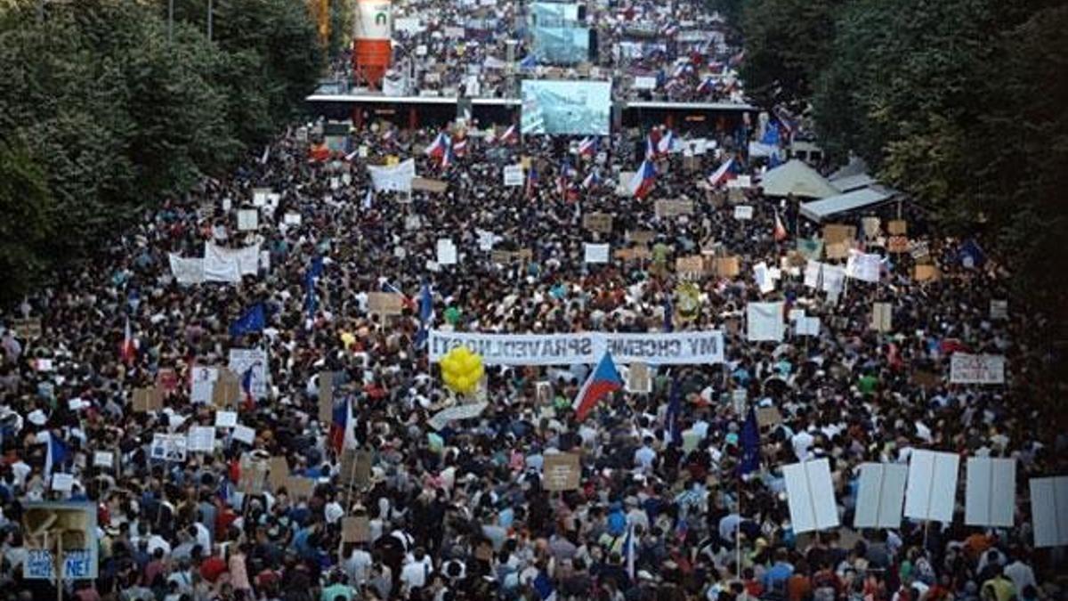 'Komünizmin çöküşünden bu yana en büyük' protesto gösterileri
