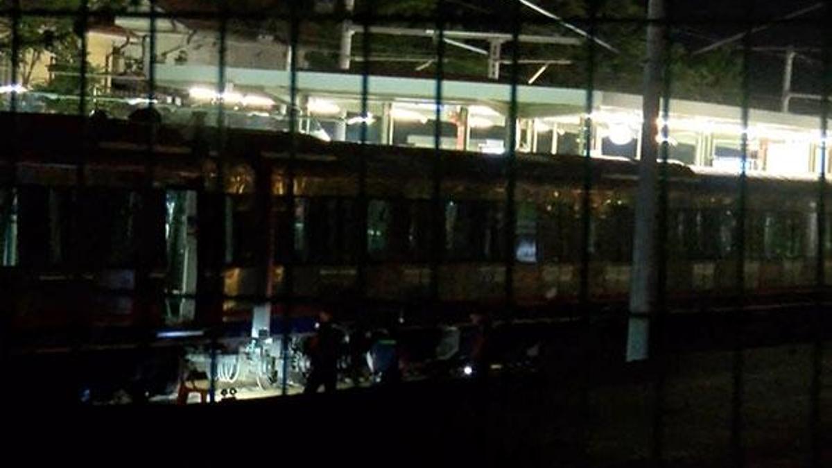Trenin önüne atlayıp yaşamına son verdi