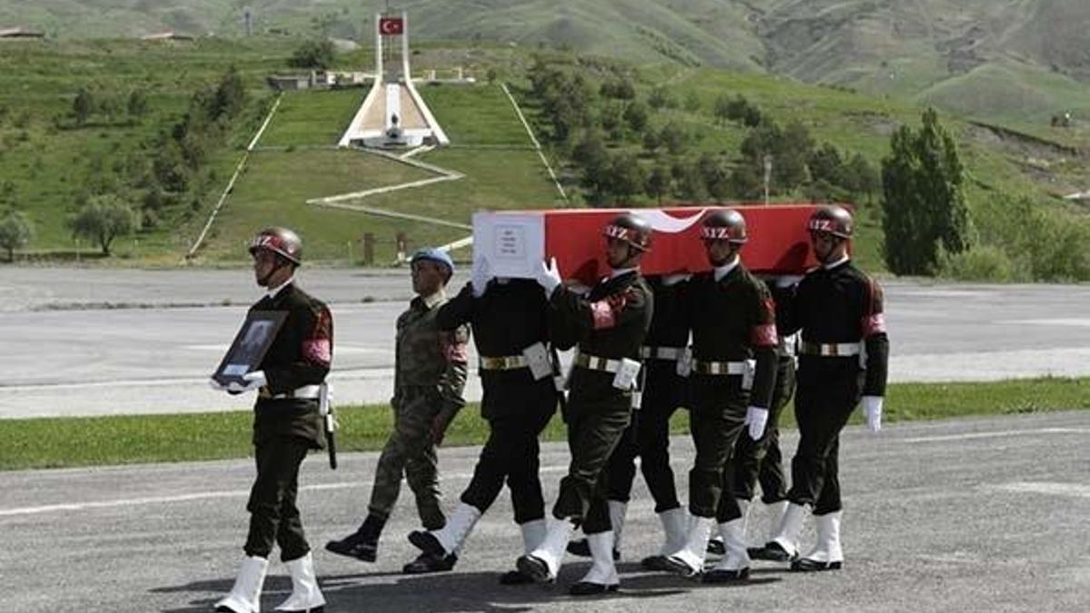 Şehit askere veda!