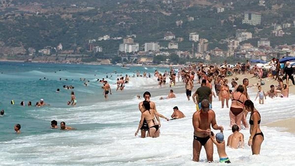 Antalya, bayramda 400 bin turist ağırladı!