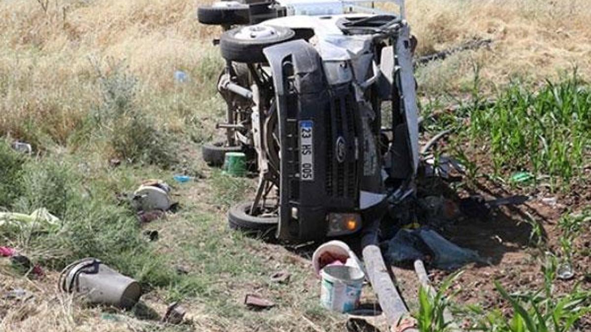 İşçileri taşıyan kamyonet devrildi: 35 yaralı
