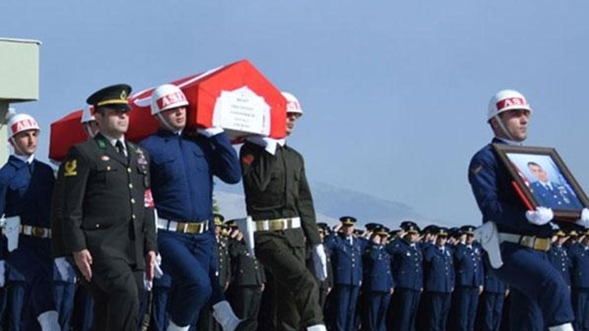 Şehit astsubay Harmankaya'nın cenazesi memleketi İzmir'e gönderildi