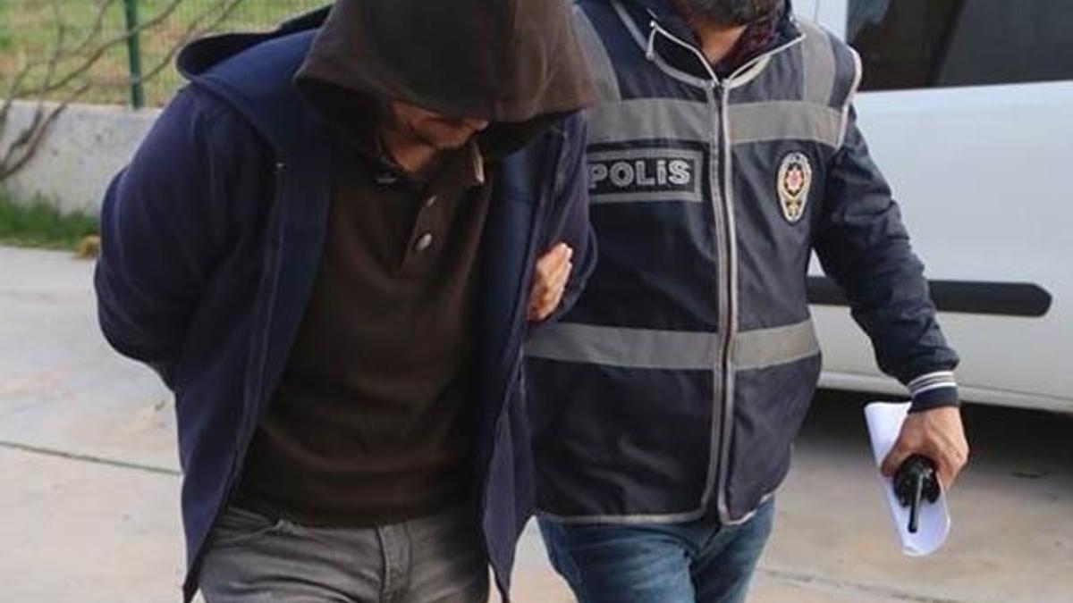 Terör örgütleri FETÖ ve PKK şüphelisi 5 kişi sınırda yakalandı