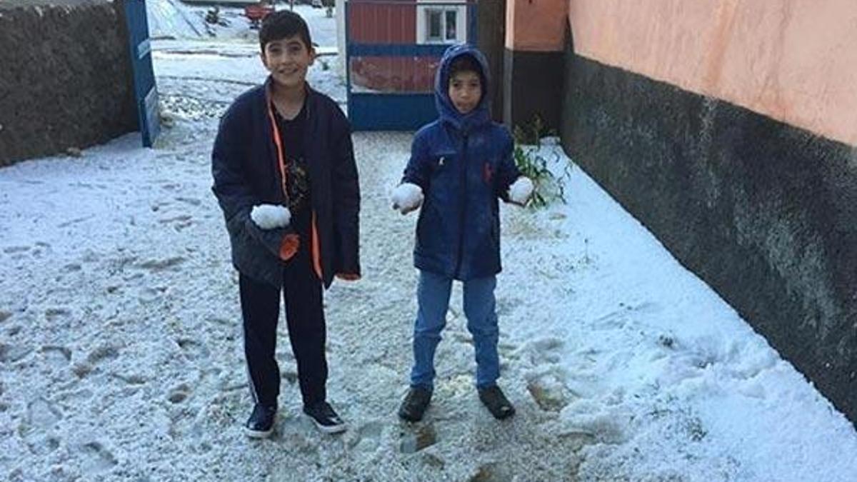 Dolu yağışı kış günlerini aratmadı