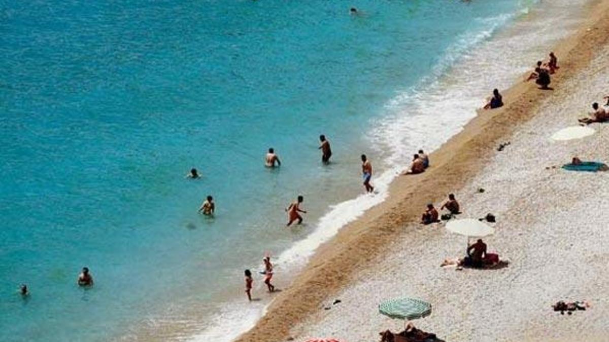 Kabul edildi! Suriyelilere plaj yasaklandı
