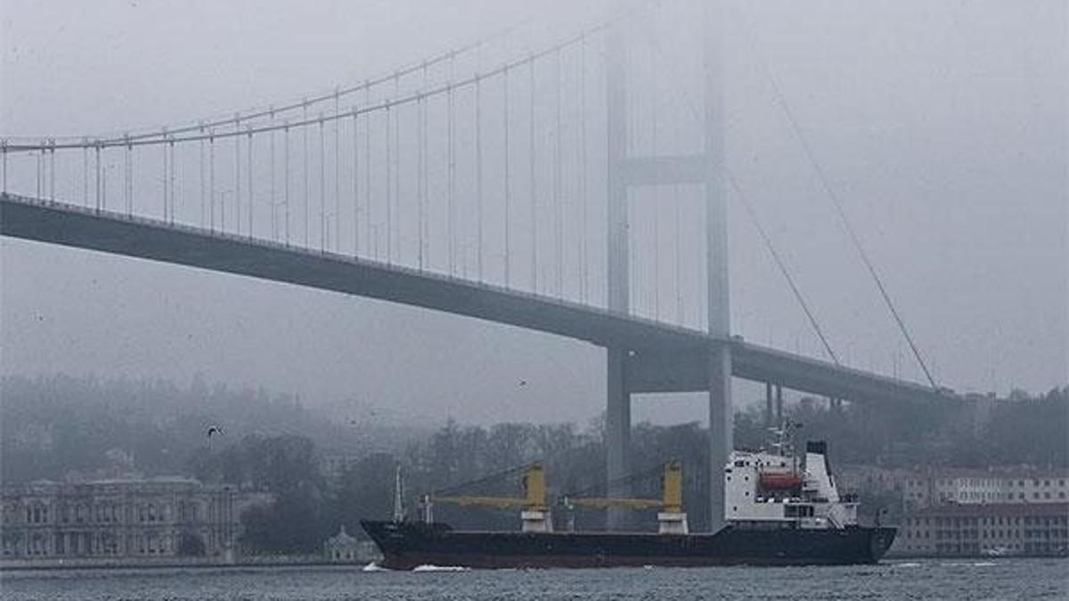 İstanbul Boğazı çift yönlü trafiğe kapatıldı