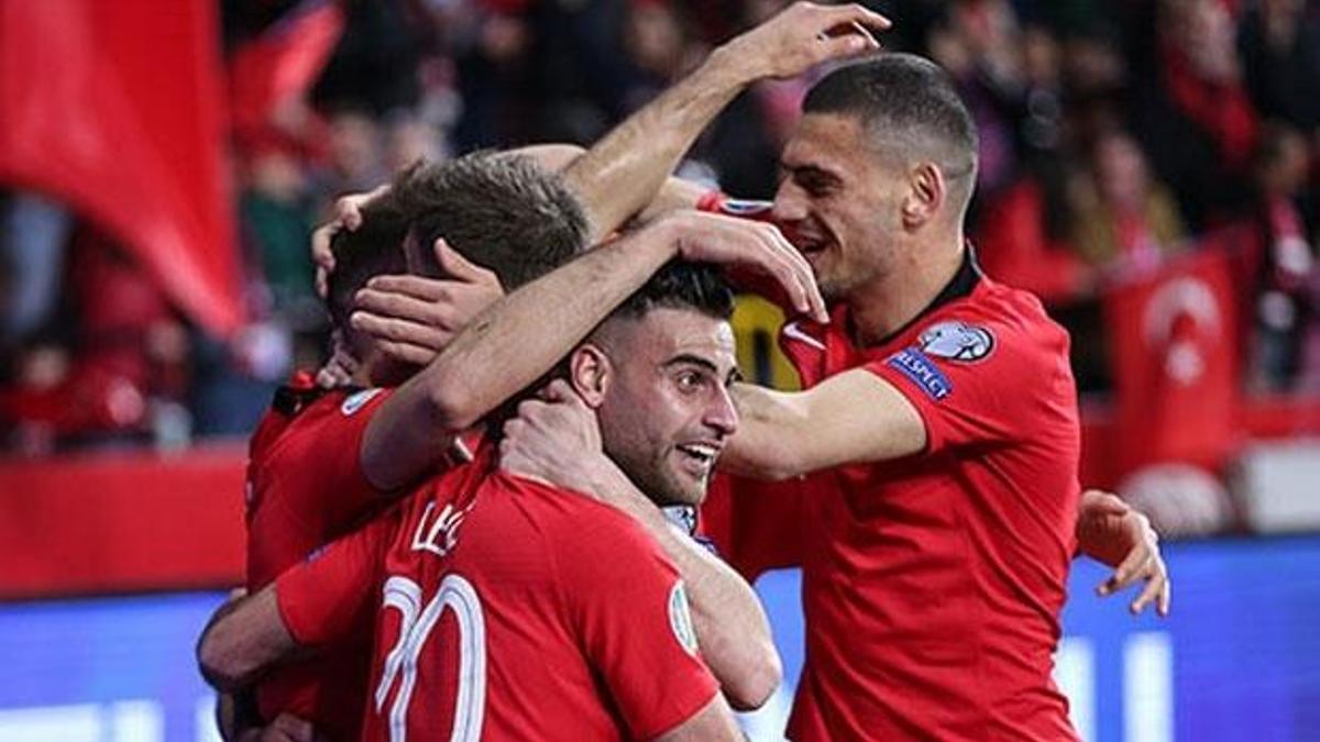 Türkiye FIFA sıralamasında 2 basamak yükseldi