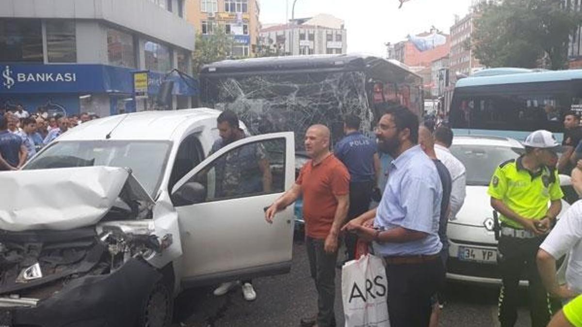 İstanbul'da zincirleme kaza! Yaralılar var