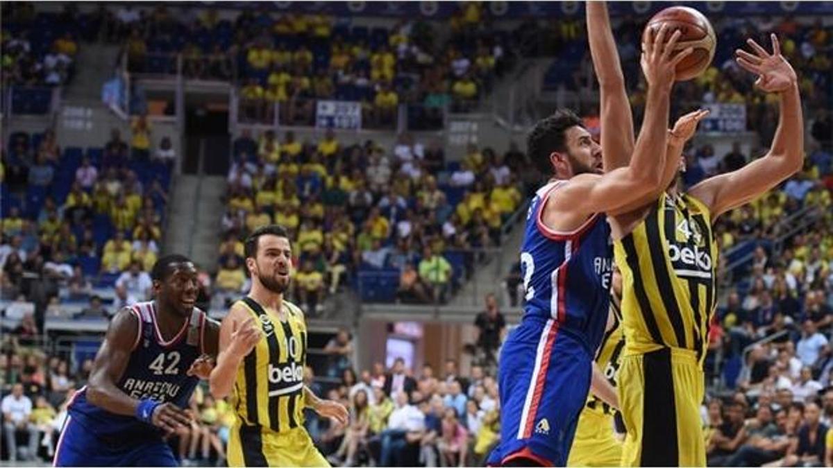 Fenerbahçe Beko - Anadolu Efes: 82-73