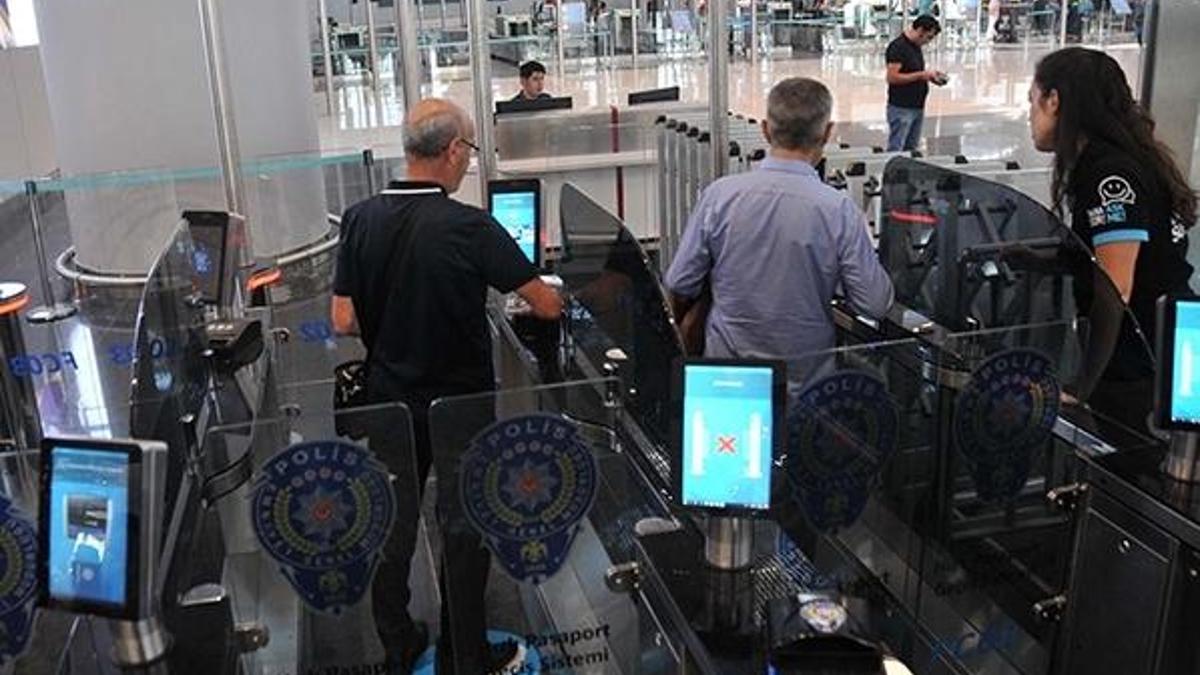 İstanbul Havalimanı'nda pasaporttan 18 saniyede geçiş hazırlığı