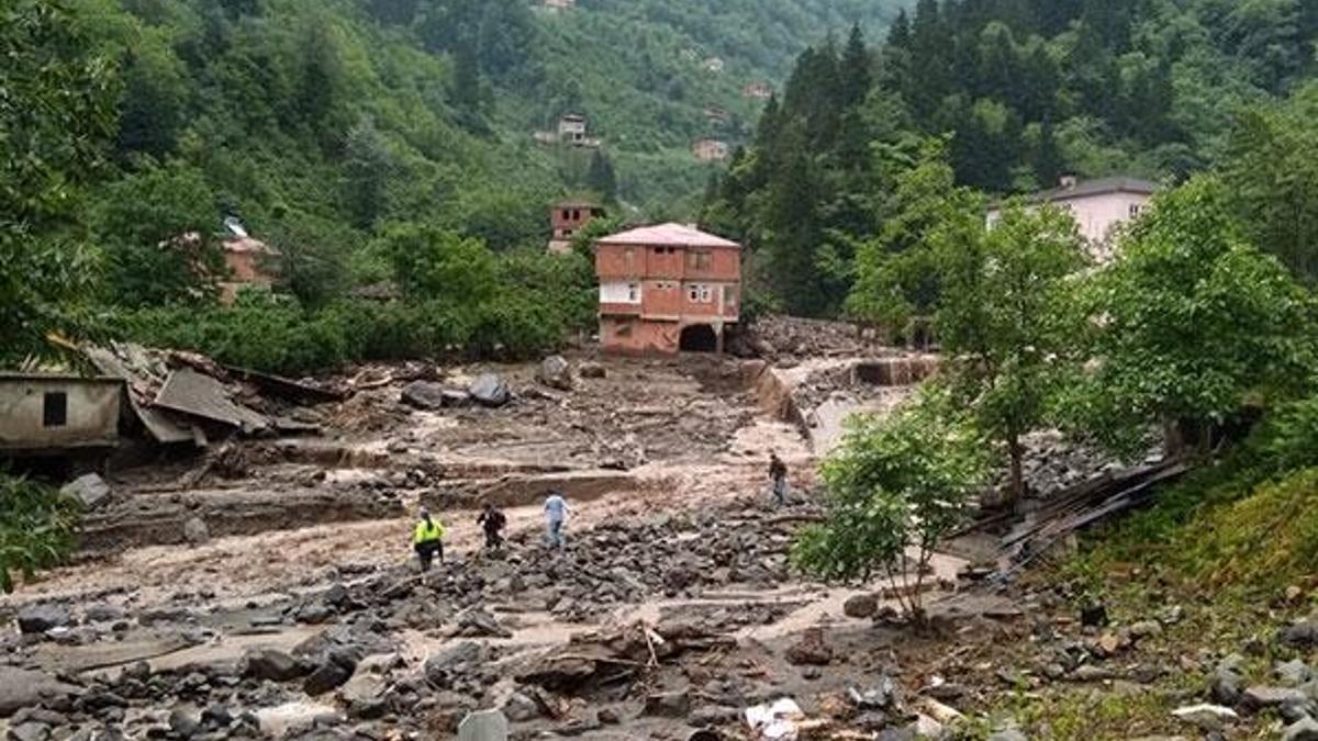 Trabzon'da sel can aldı!