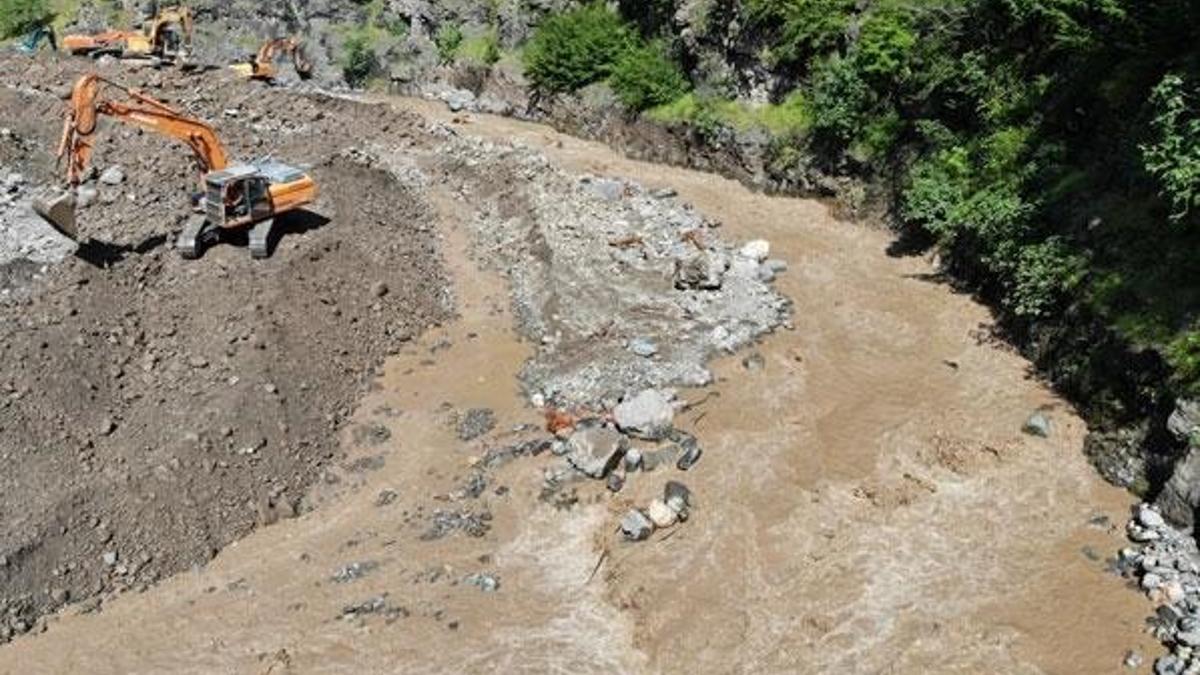 Rize'de sel alarmı! Valilik uyardı
