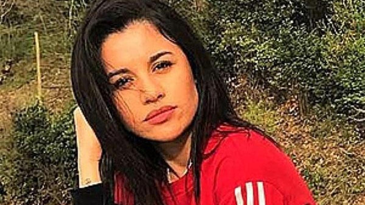 Reklamcı Ayşenur evinde ölü bulundu