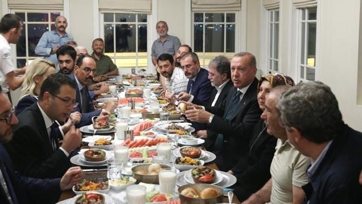 Cumhurbaşkanı Erdoğan Çengelköy'de restoranda yemek yedi