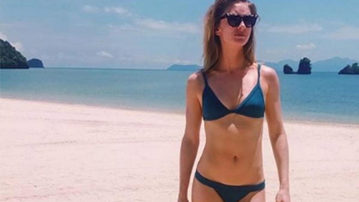 Yasemin Allen'dan olay yaratan poz!