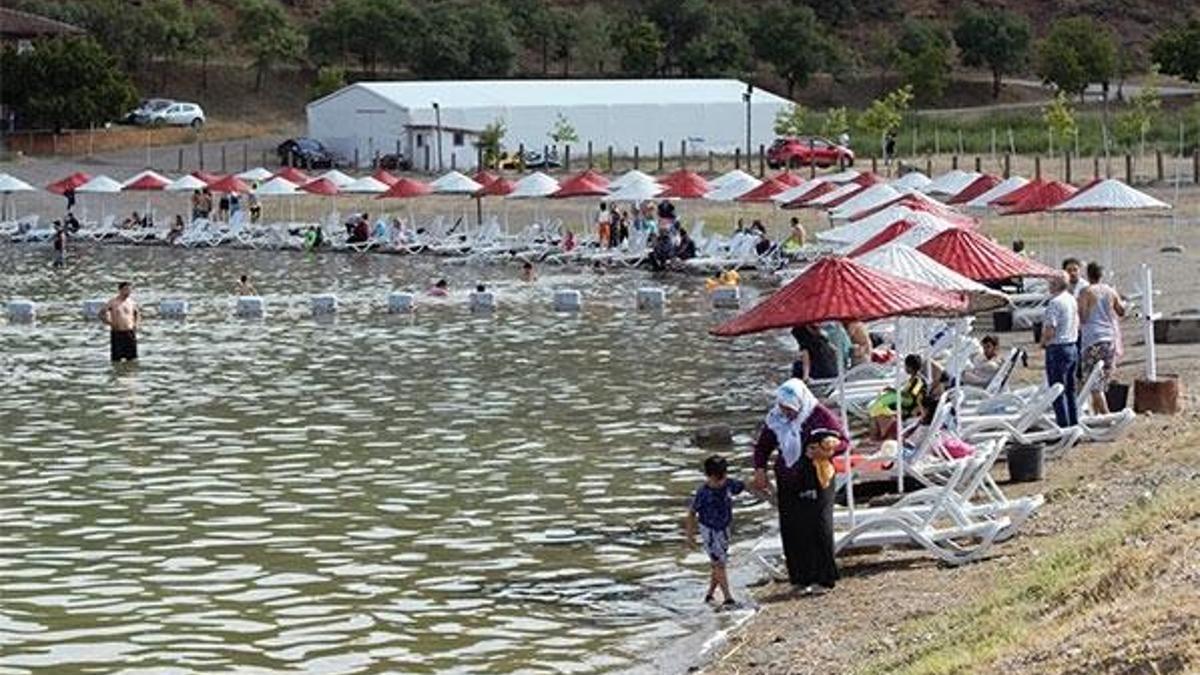 Tatilciler seçime gitti, doğunun gizli denizi "Hazar" boşaldı
