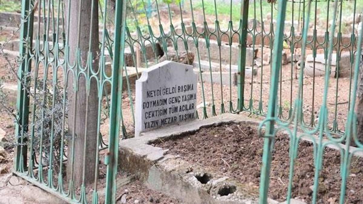 Mezarlığın kapılarını çaldılar