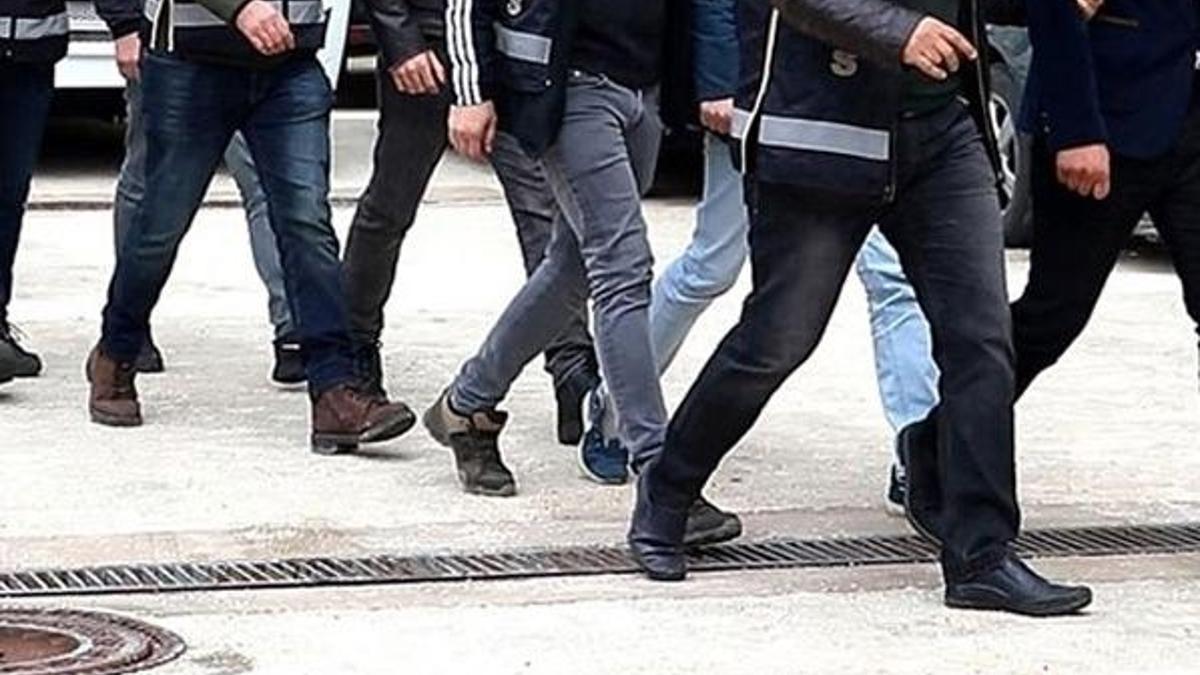 FETÖ'nün "askeri mahrem yapılanmasına" operasyon
