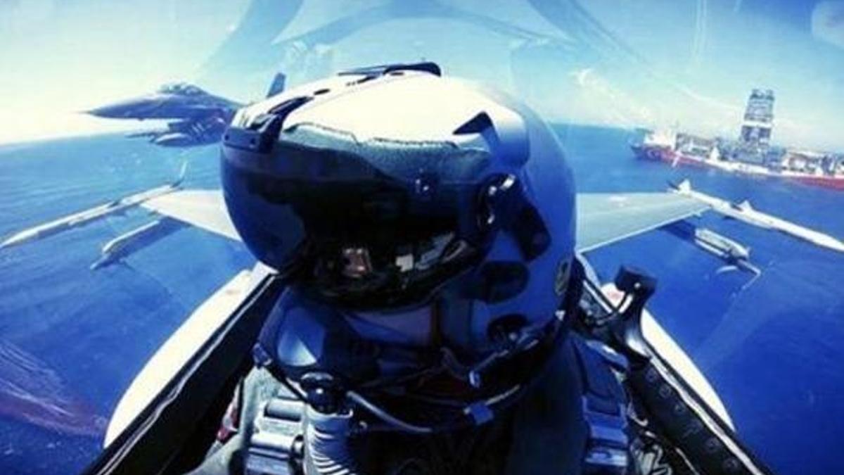 Türk F-16’ları 'Yavuz'u selamladı