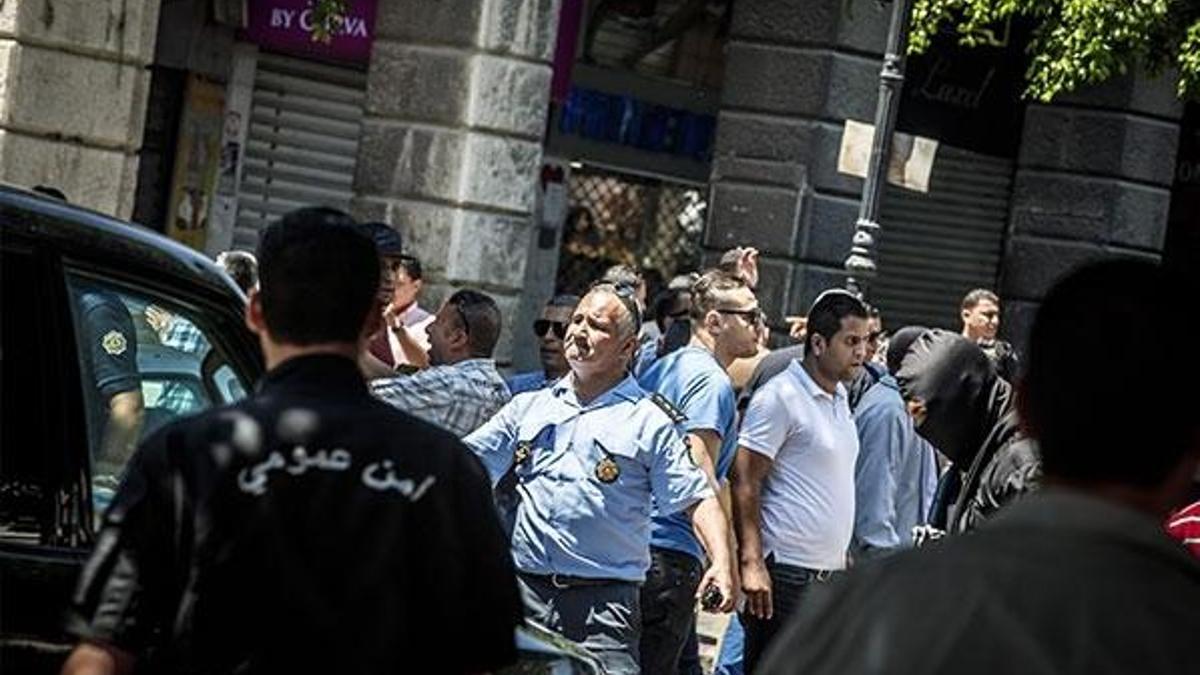 Tunus'ta peş peşe intihar saldırıları