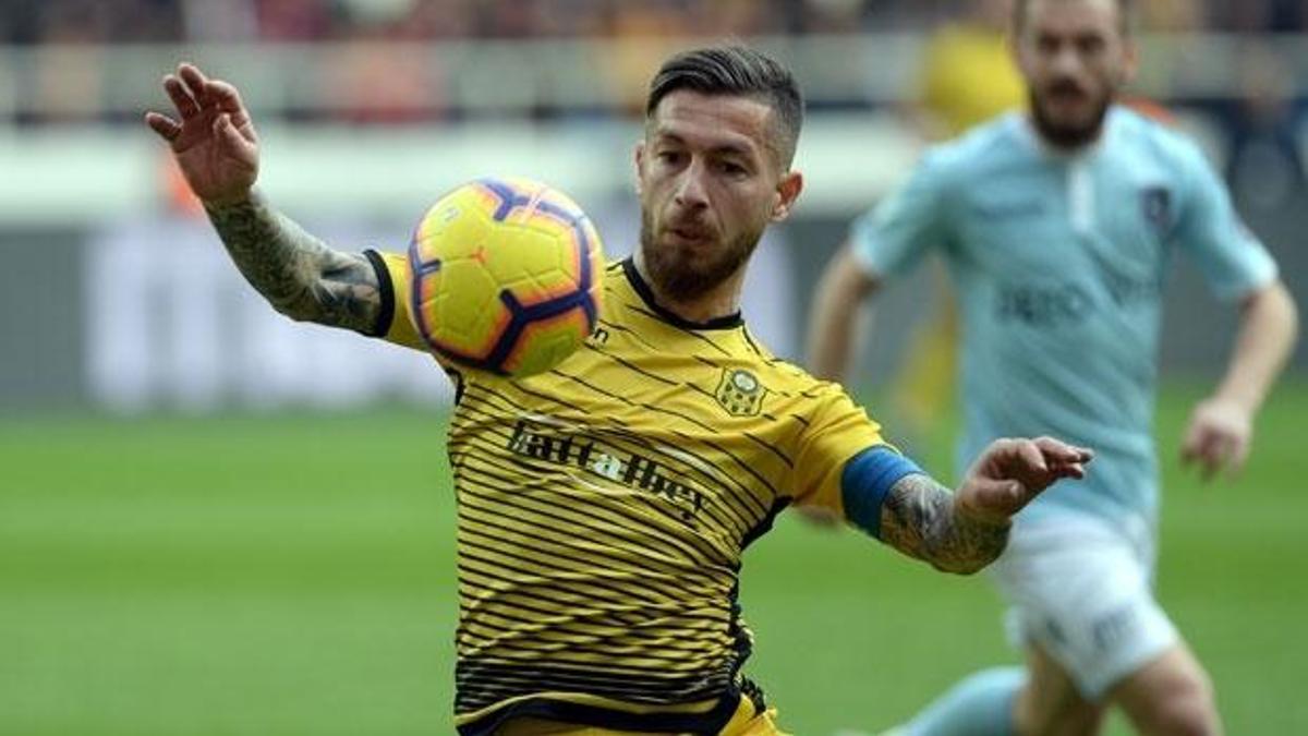 Galatasaray'ın yeni transferi İstanbul'a geliyor!