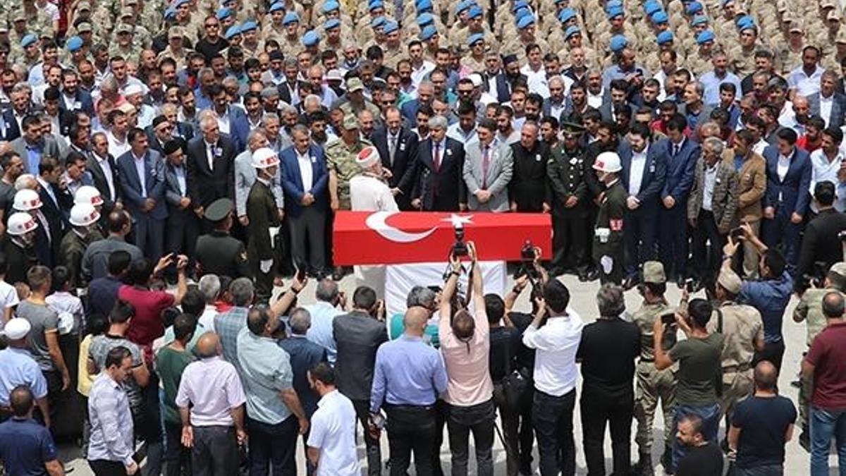 Şehit astsubay Adem Tunç son yolculuğuna uğurlandı