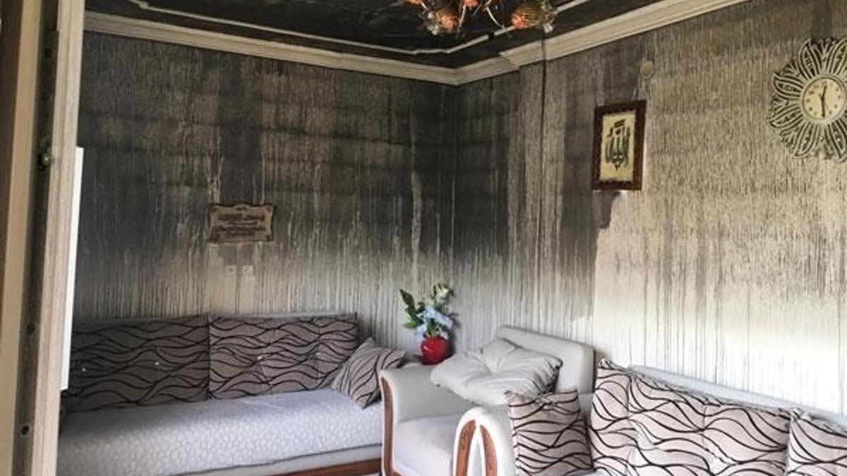 Cinnet getirip, evi ateşe verdi