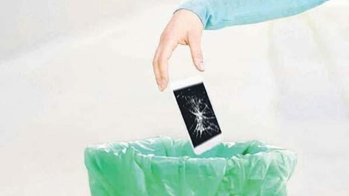 Çöpe attığın telefon altın değerinde