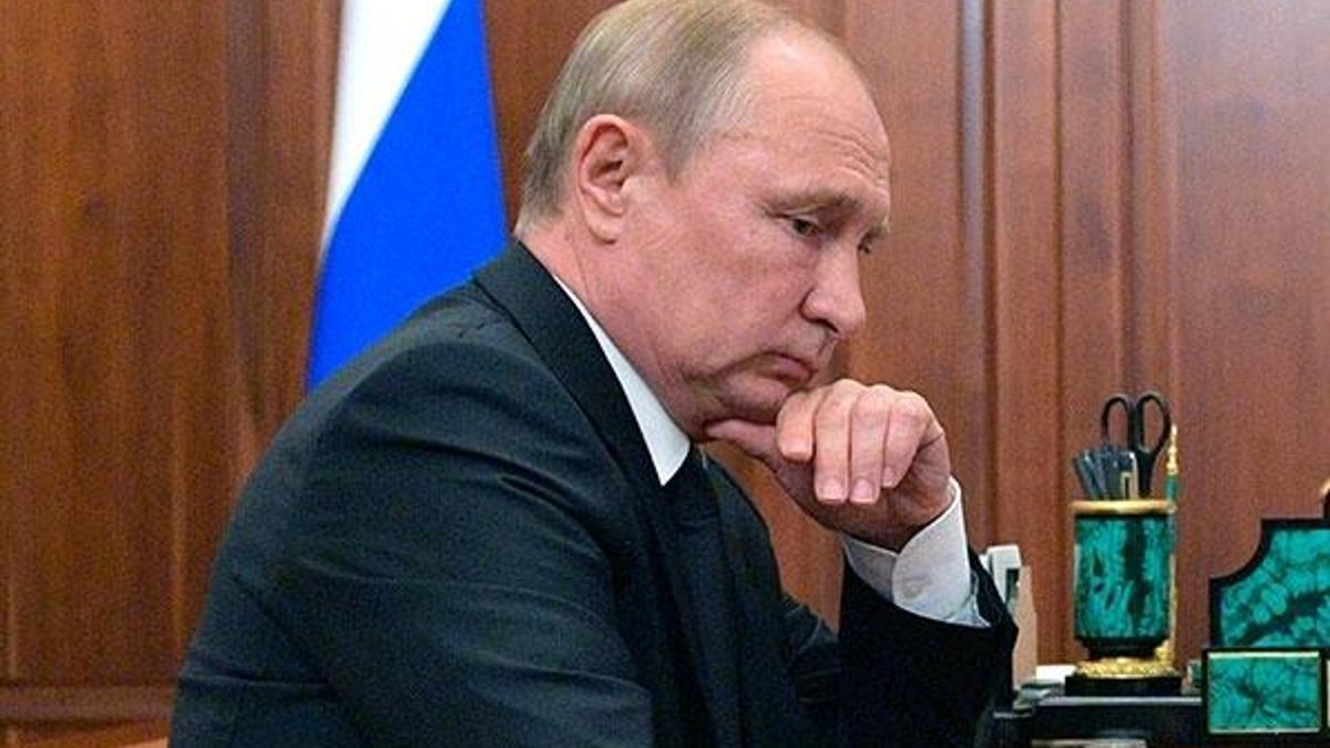 Putin nükleer anlaşmayı askıya alan kararnameyi imzaladı