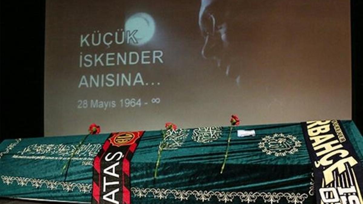 Küçük İskender son yolculuğuna uğurlandı