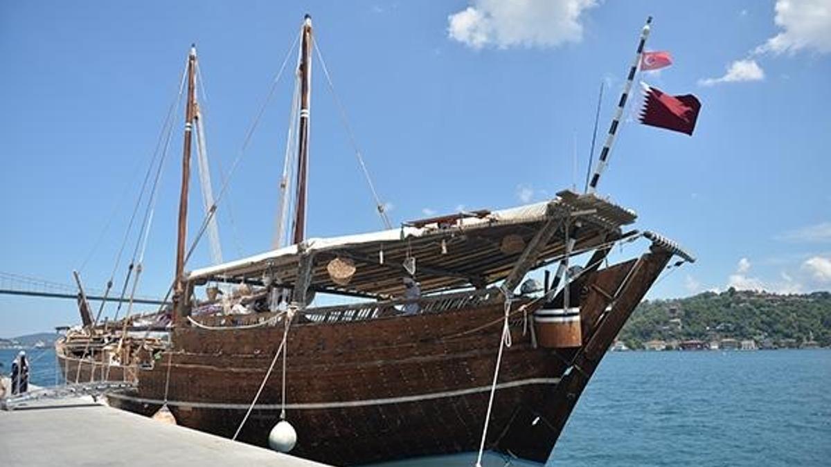Boğaz'da dikkat çeken görüntü! Katar yelkenlisi...