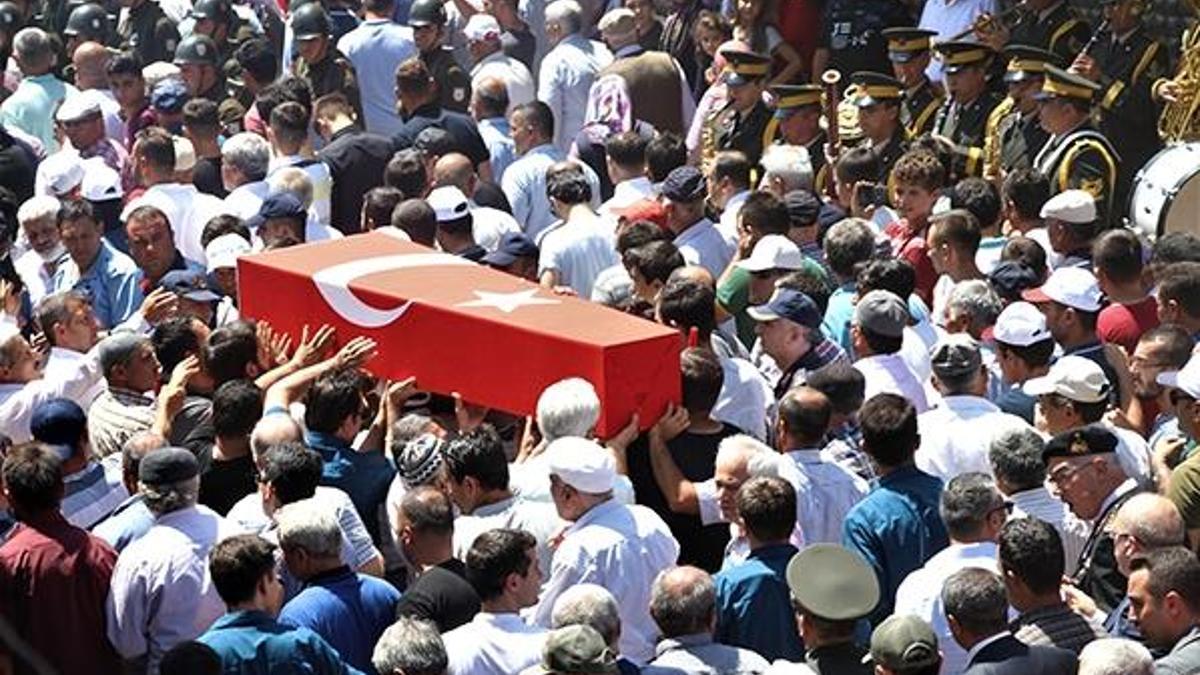 Şehit uzman onbaşı son yolculuğuna uğurlandı