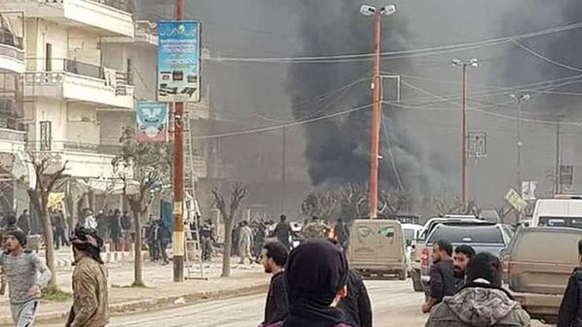 Afrin'de bomba yüklü araçla saldırı: 11 ölü