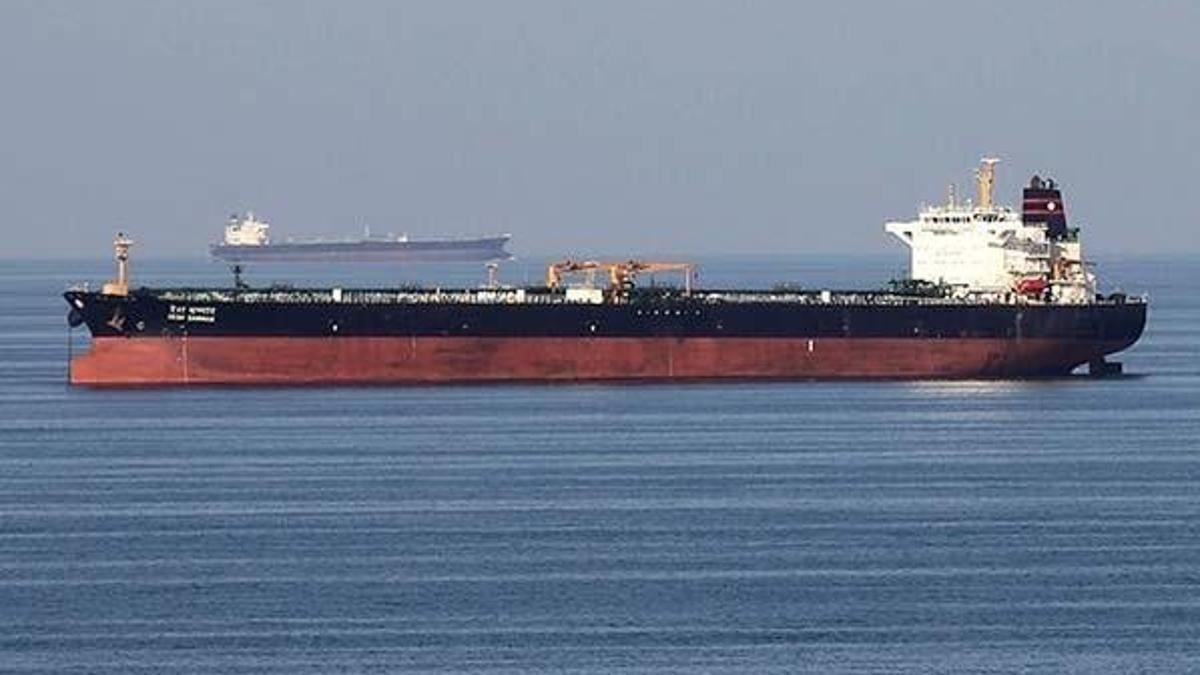 Büyük kriz! 'İran, Basra Körfezi'nde İngiltere'ye ait petrol tankerini durdurmaya çalıştı'