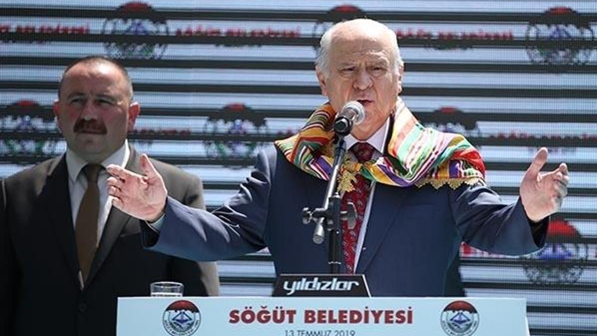 Bahçeli: El birliği yaparsak Türkiye'nin önünde hiçbir hain duramaz