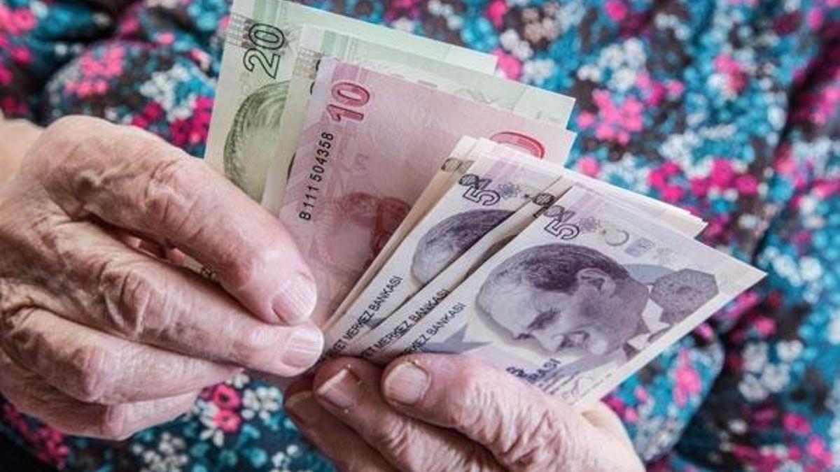 Çalışmayan kadınlara emekli olma hakkı