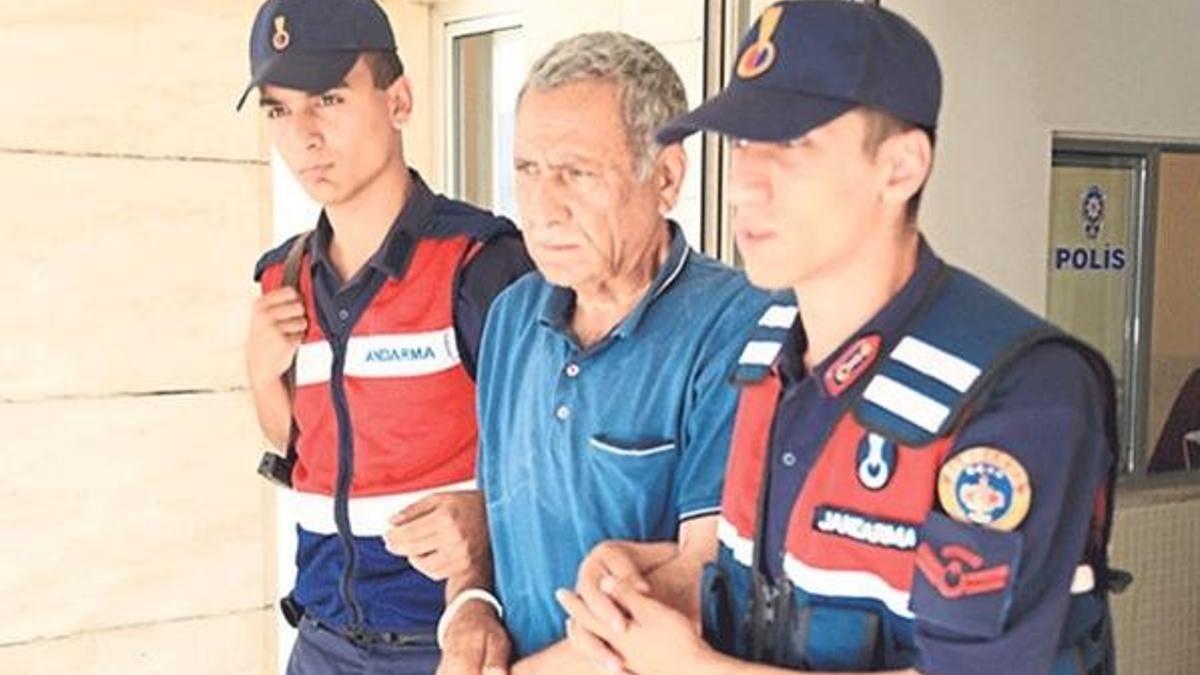 Öldürdü, ateşe verdi, seyretti... Pes dedirten savunma!
