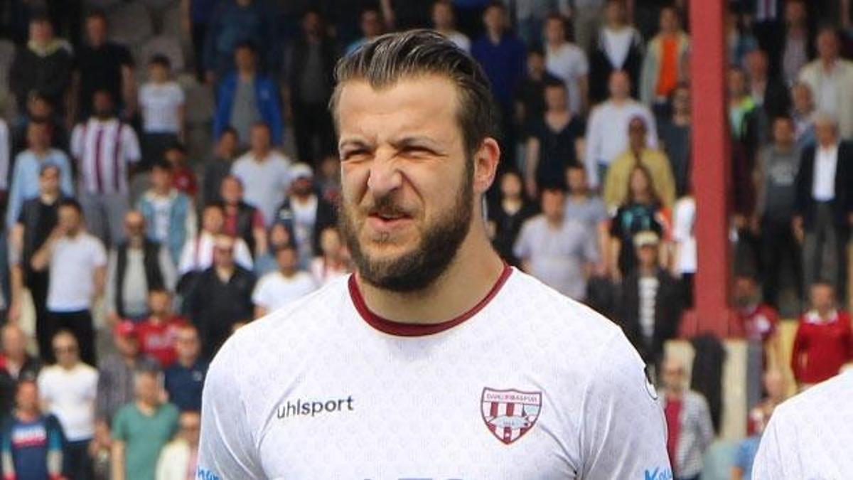 Batuhan Karadeniz Bandırmaspor'da kaldı