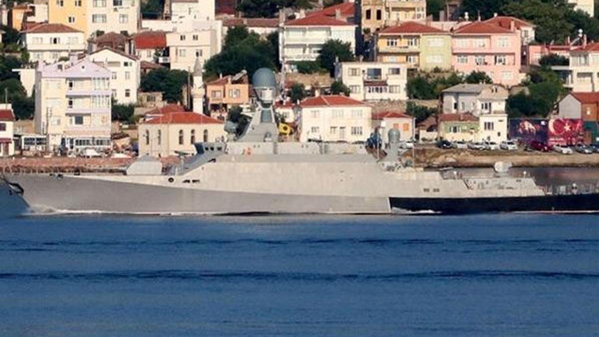 Rus askeri gemileri Çanakkale Boğazı'ndan geçti
