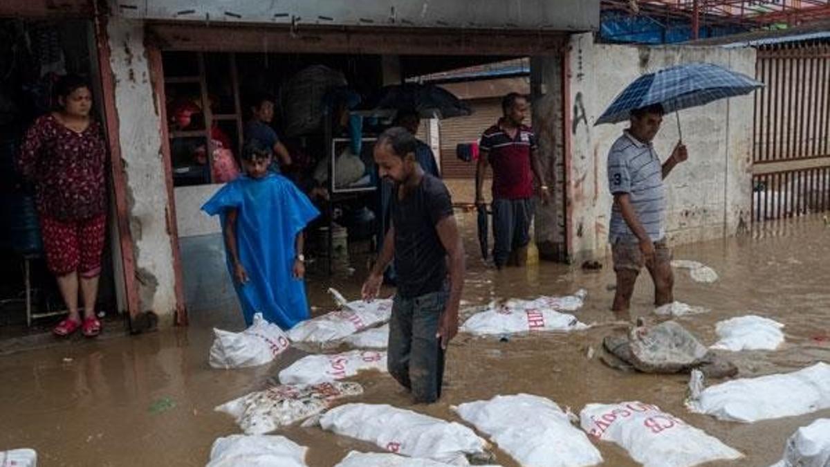 Nepal'de sel ve toprak kaymaları: 78 ölü