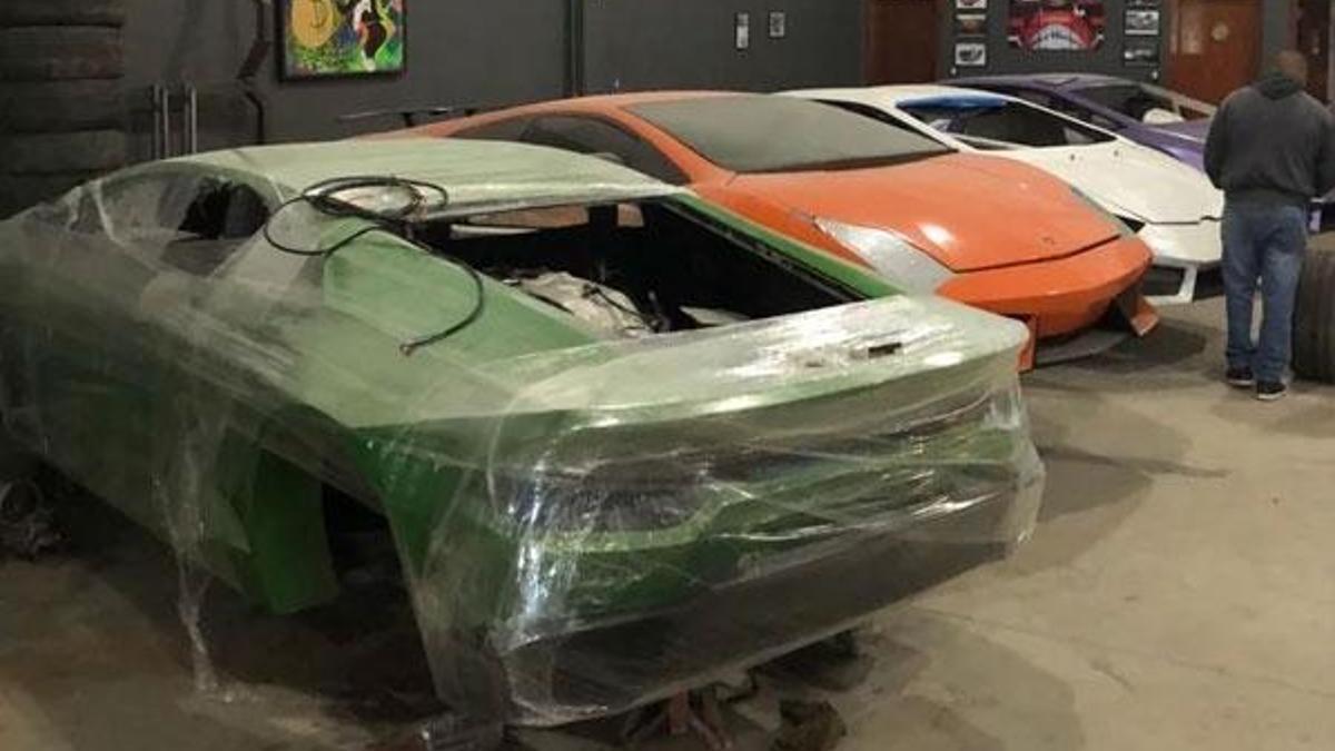 ŞOK! Sahte lüks araç baskını! Lamborghini, Ferrari...