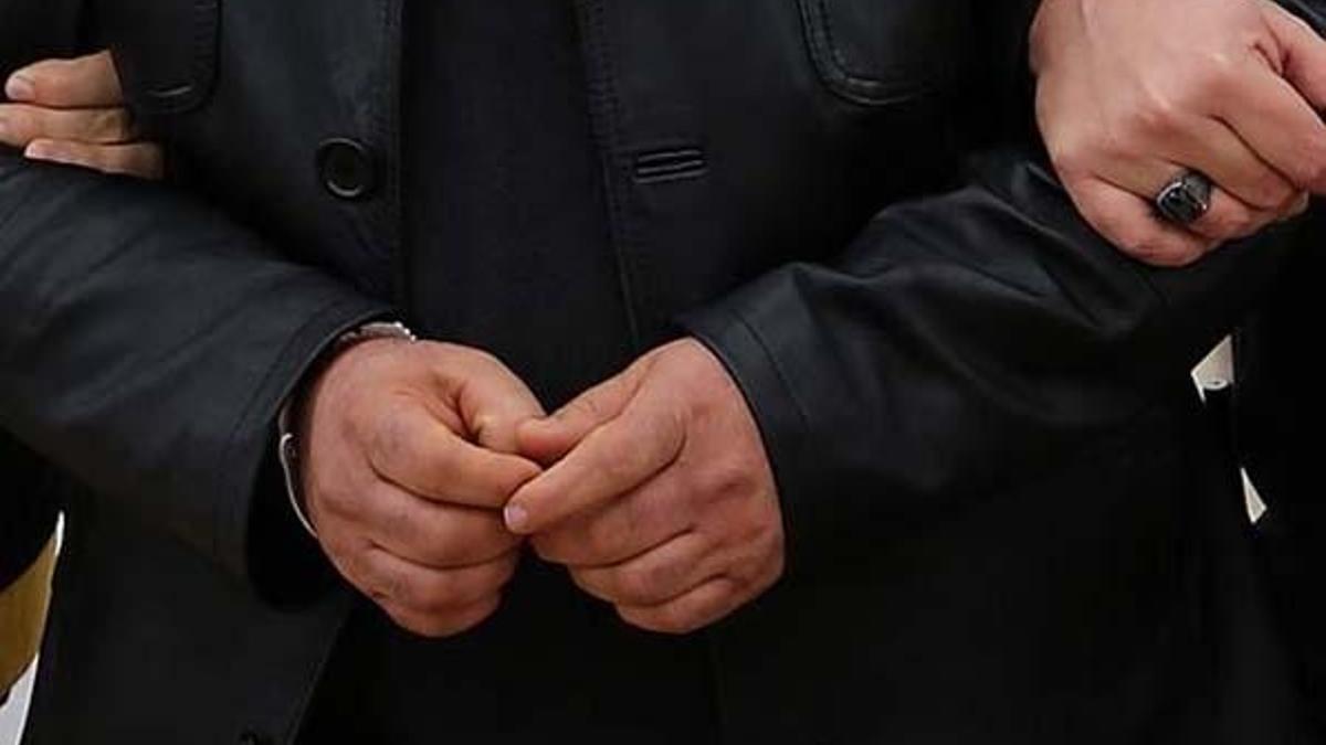 Ankesörlü telefonla irtibat halinde olan FETÖ'cü komutanlar yakalandı