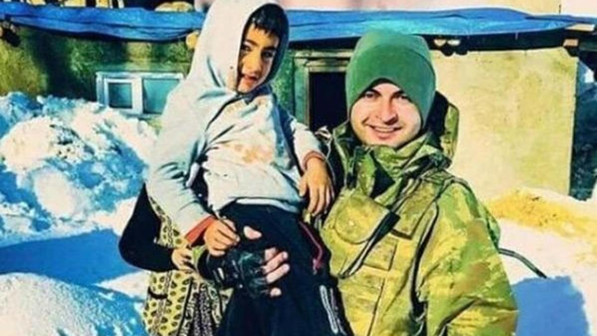 Terör kurbanı Ayaz, şehit astsubay ile fotoğraf çektirmiş