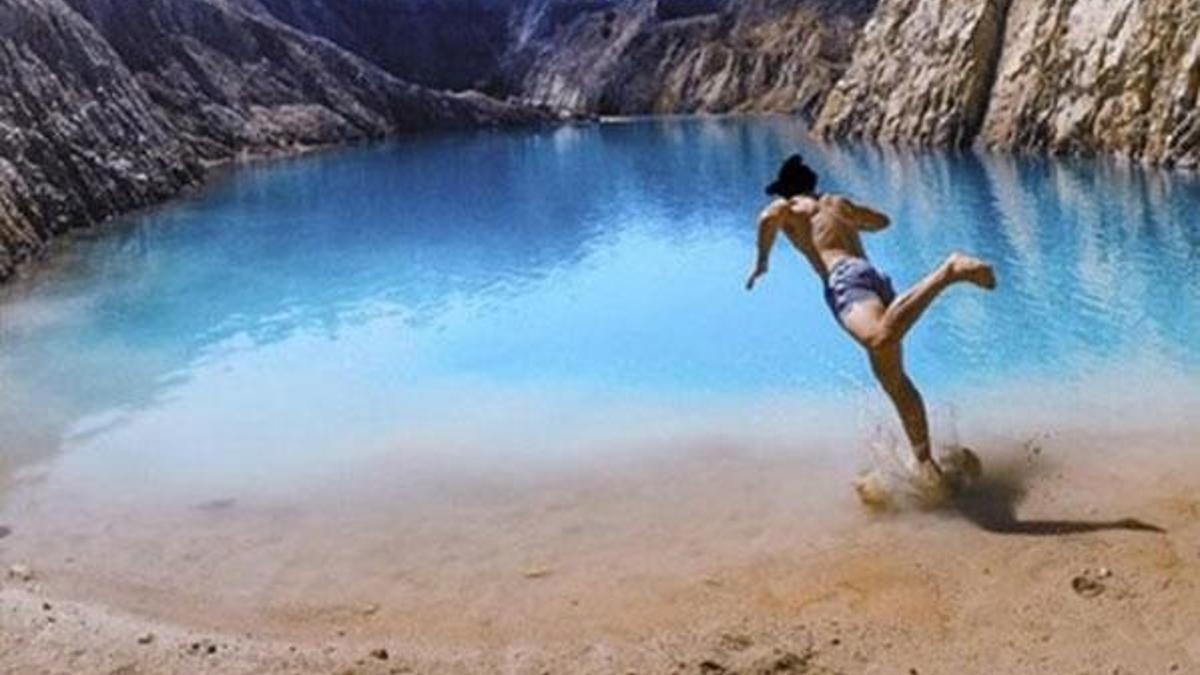 Gölde kimyasal çıktı, hastaneye koştular!