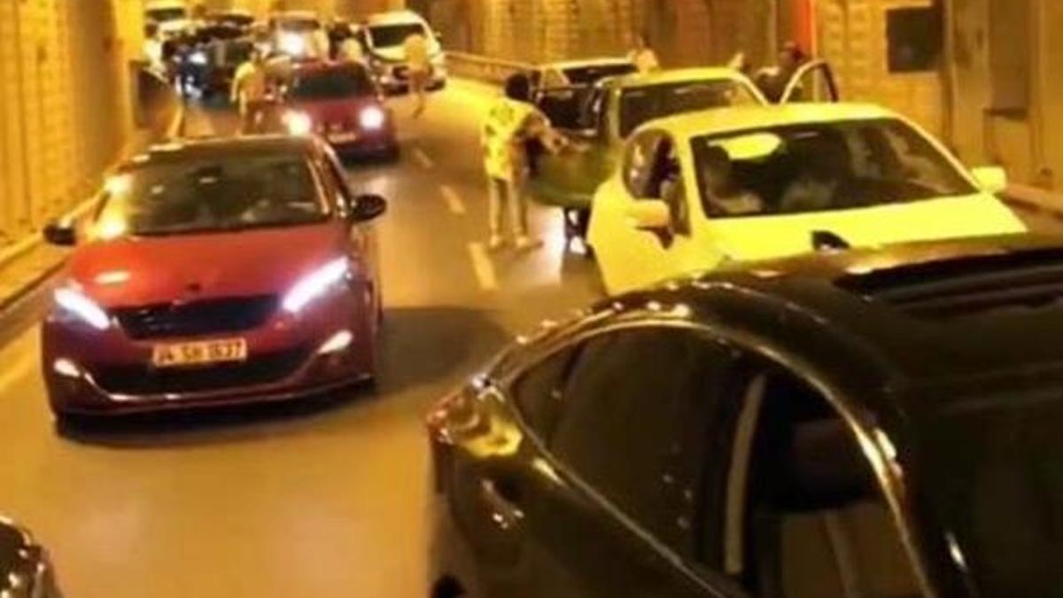 İstanbul'da şoke eden görüntüler! Tüneli kapatıp havaya ateş açtılar…