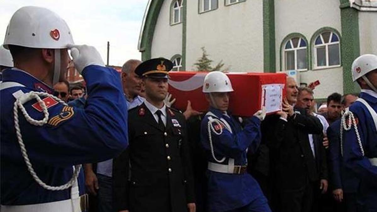 Şehit Binbaşı Zafer Akkuş son yolculuğuna uğurlandı