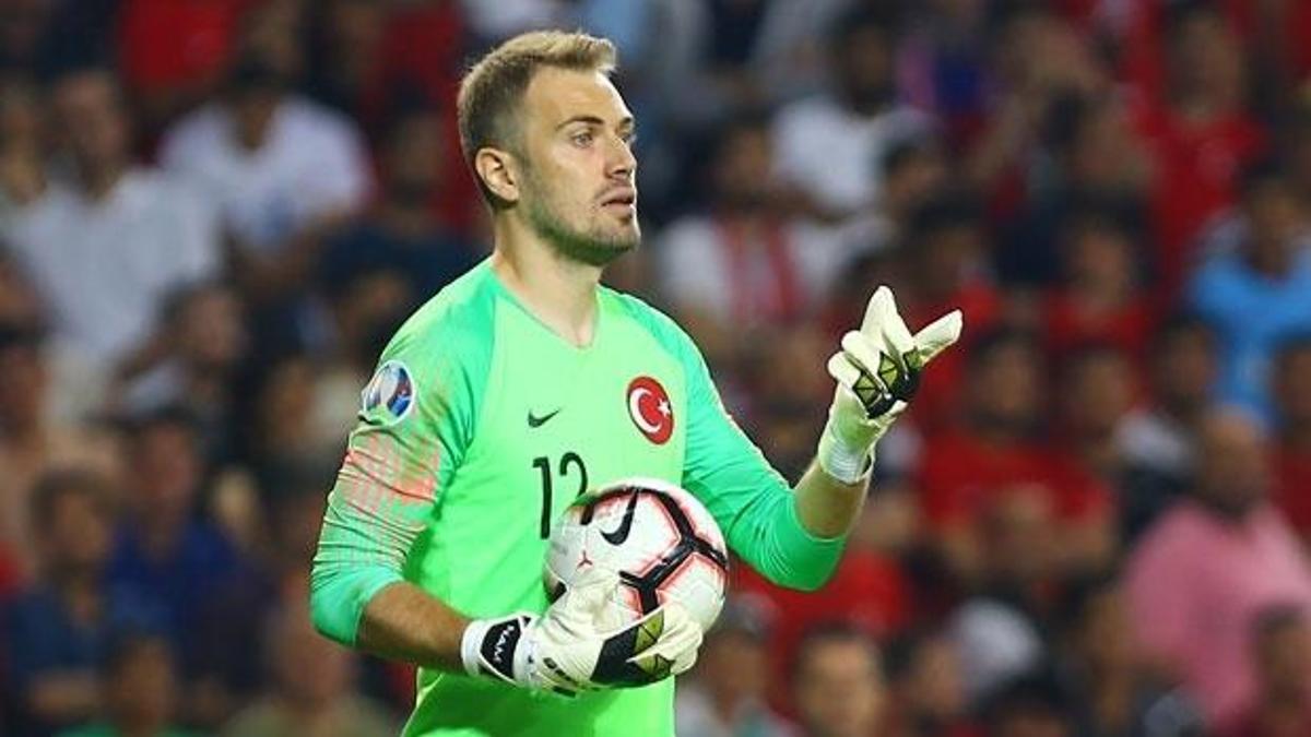 Flaş Fenerbahçe açıklaması! Mert Günok...