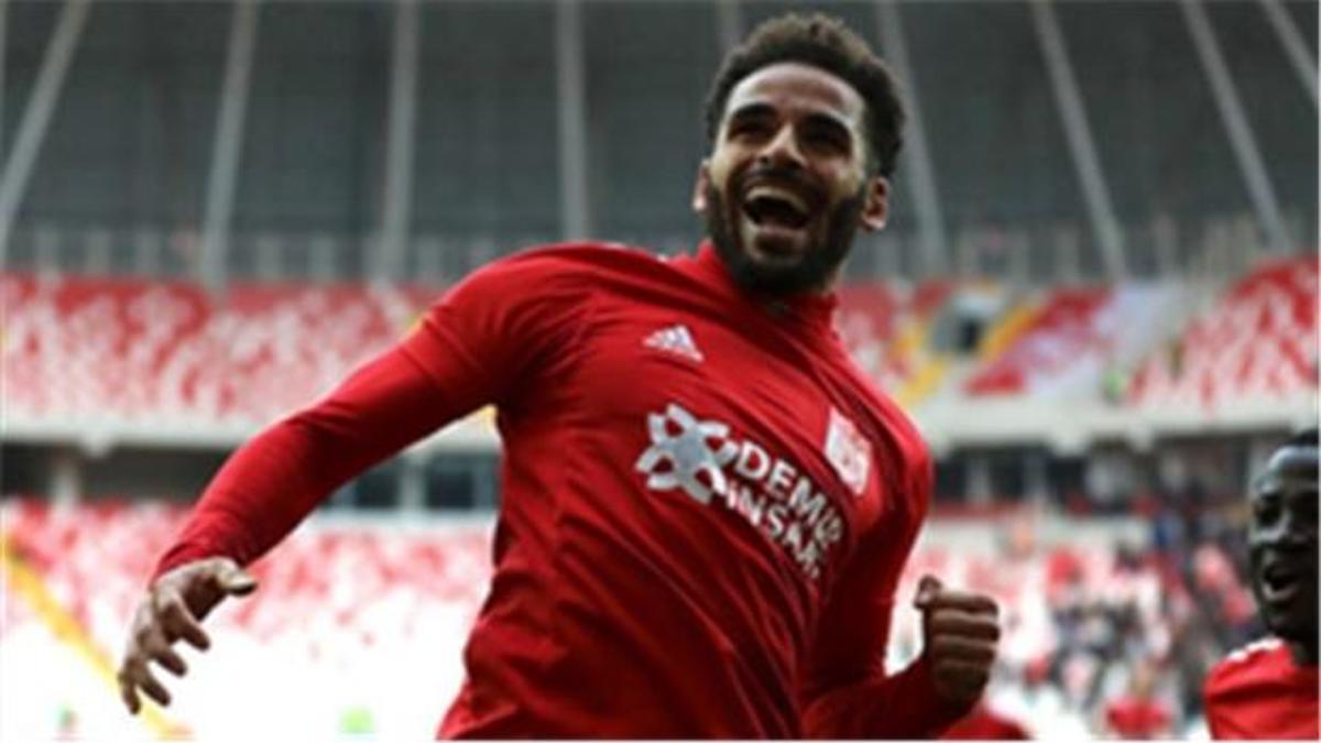 Douglas Beşiktaş ile imzaladı!