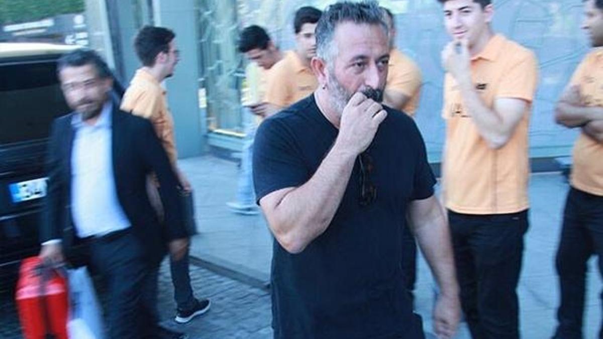 Cem Yılmaz'dan telefon alışverişi