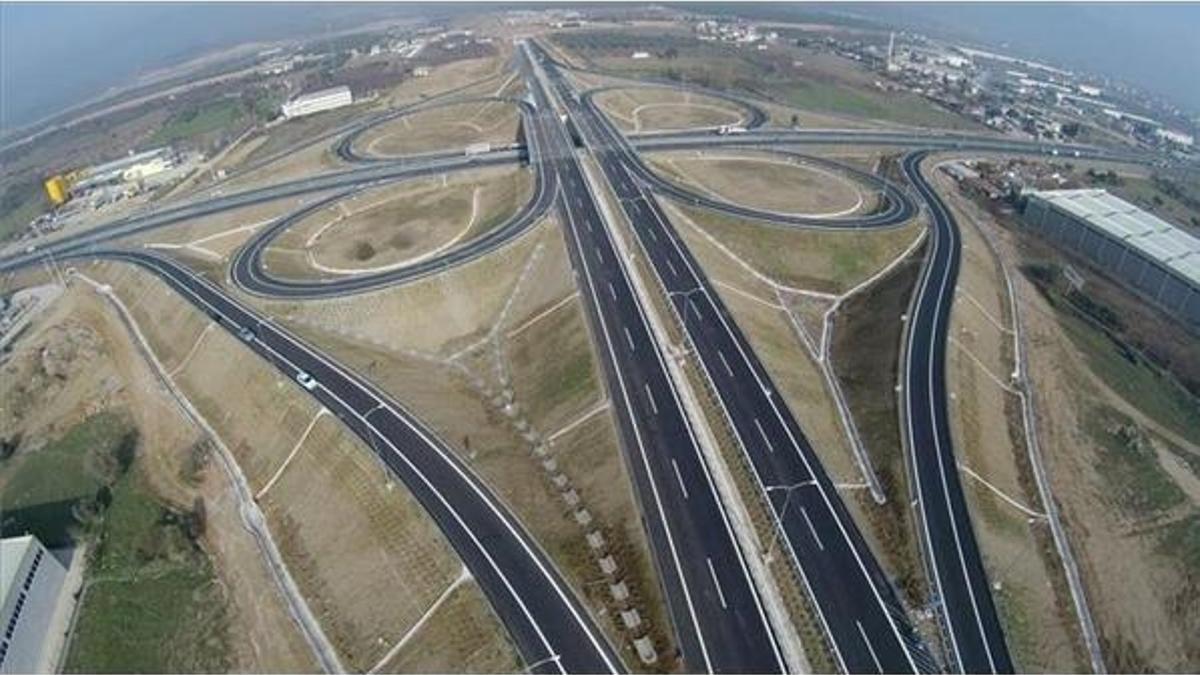 Bir bölümü daha açılıyor! Yolculuk süresi 3,5 saate inecek